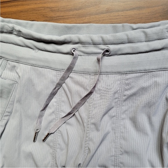 Lululemon Dance Studio Cropped Pants Gray Sz 4 - Picture 6 of 6